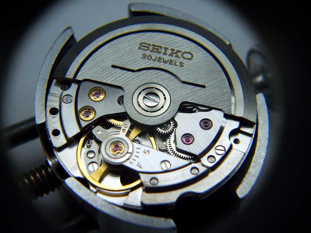 The Seiko Calibre 8306A... - The Watch Spot